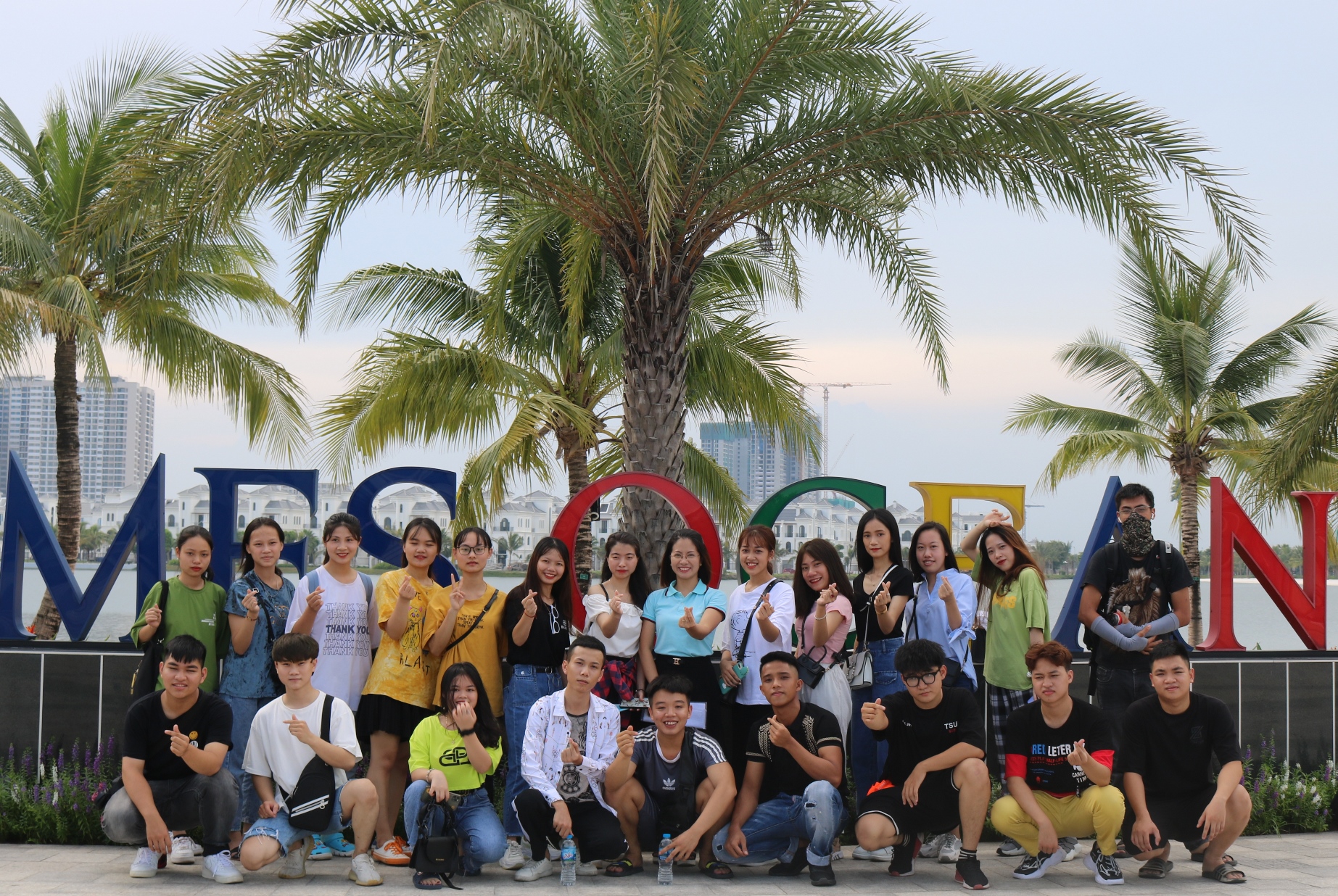 Đại học Tài Chính – Quản trị kinh doanh tổ chức cho tân sinh viên K8 đi tham quan thực tế