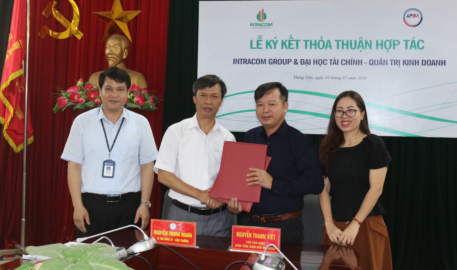 Lễ ký kết thỏa thuận hợp tác giữa Tập đoàn Intracom Group và Đại học Tài chính – Quản trị kinh doanh