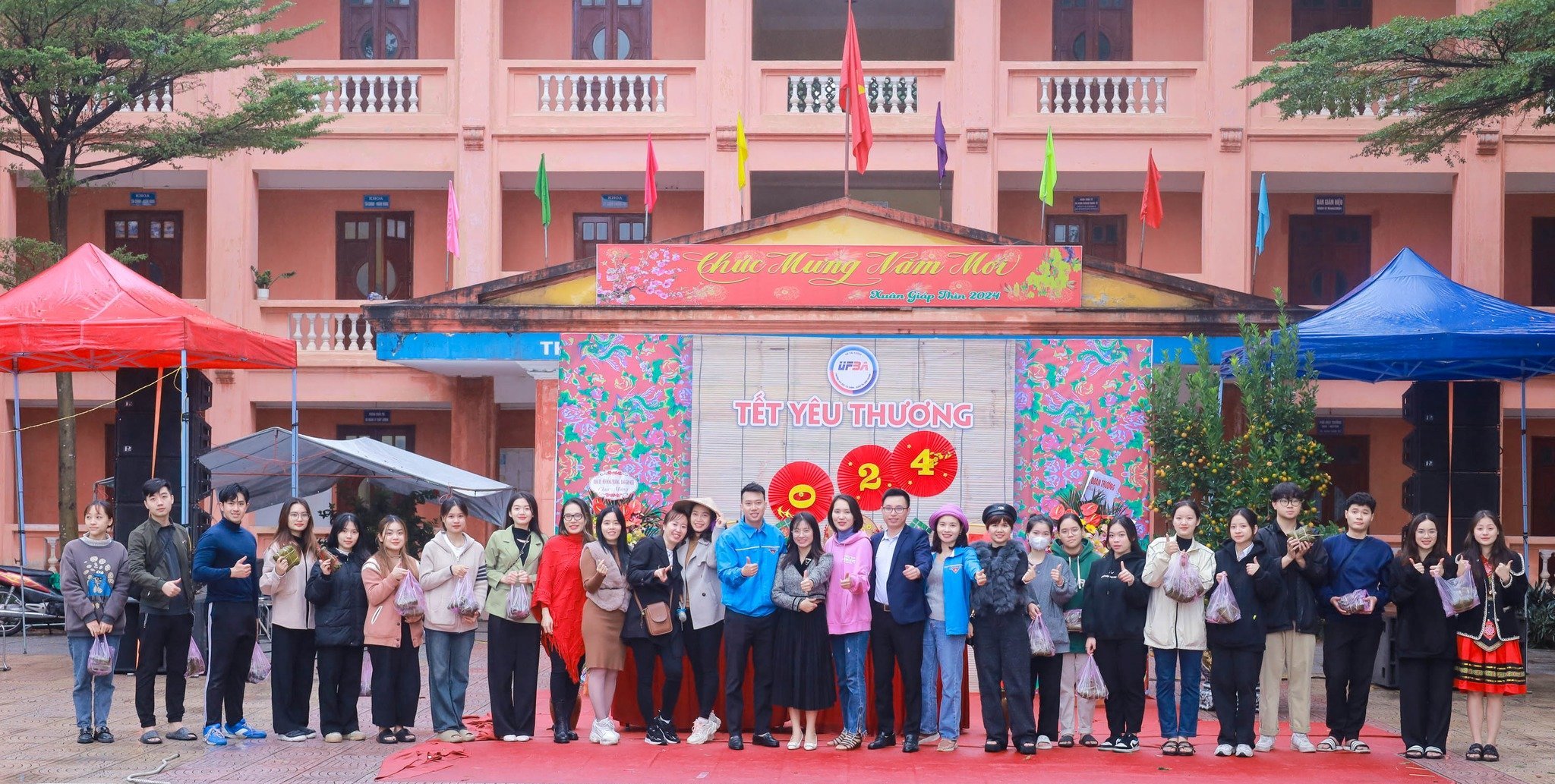  Hội chợ xuân 2024 và các hoạt động chào mừng kỷ niệm 94 năm ngày thành lập Đảng Cộng Sản Việt Nam, hưởng ứng “Năm thanh niên tình nguyện 2024” và đón tết cổ truyền dân tộc Giáp Thìn
